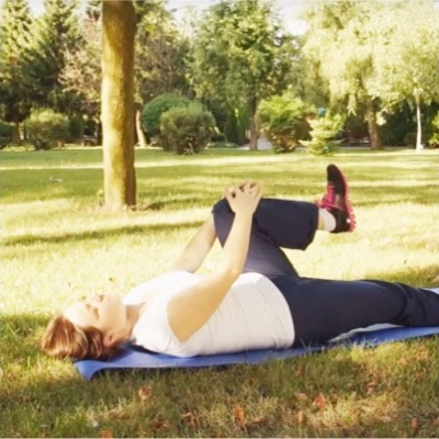 Exercises to increase the mobility of the hip joints while lying down