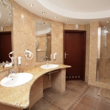 Presidential Apartment Bathroom